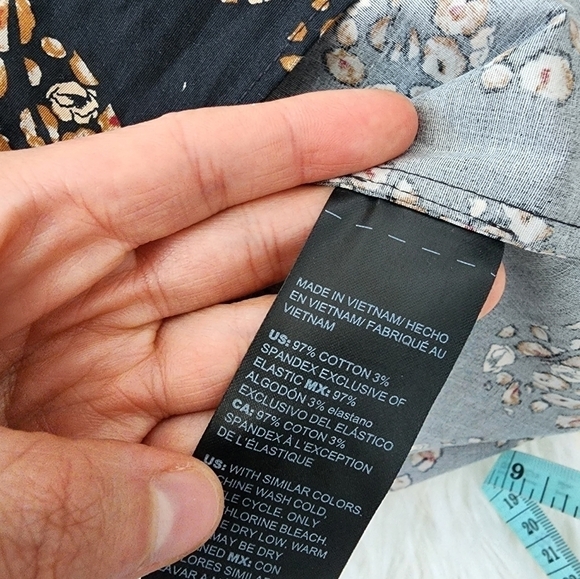 WHBM Floral top size xsmall. New. - Picture 7 of 8